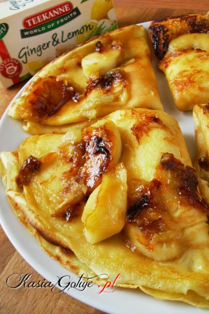 Dzisiaj mam dla Was przepis na rabarbarowe naleśniki.  W środku słodki serowy farsz, a na zewnątrz lekko kwaskowe, złote od karmelu o maślanym aromacie. Mówię Wam pyszności!   Nadają się za...