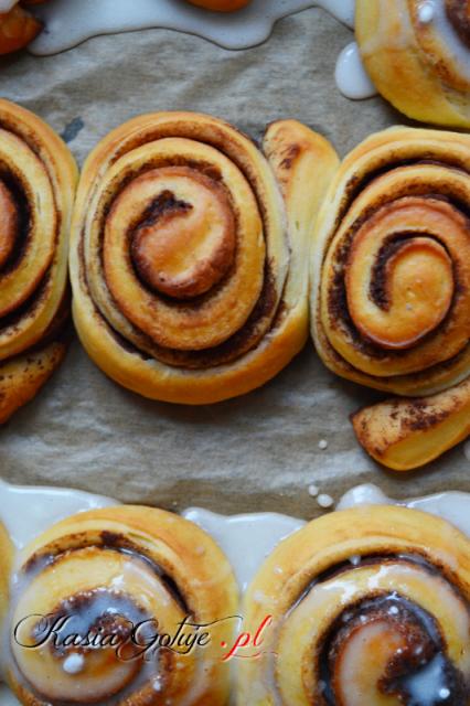 Cinnamon rolls