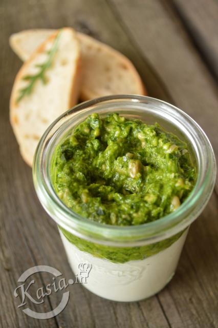 serek kanapkowy z pesto z rukoli