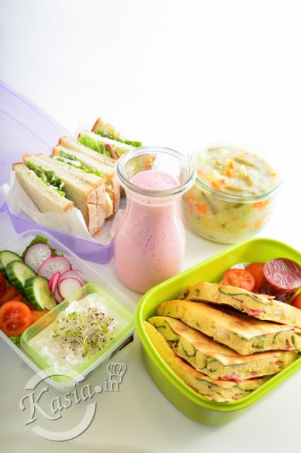 Kolejny tydzień z lunchBoxem :) Jak już w poprzednim tygodniu ustaliliśmy, domowe pudełka z jedzeniem zabierane do pracy nie mają sobie równych. Poprzedni tydzień był dość zwariowany, dla...