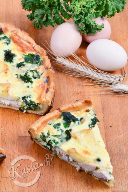 Obłędna, niesamowita, zdrowa tarta z kurczakiem, jarmużem i serem camembert. Najsmaczniejsza tarta jaką kiedykolwiek udało mi się upiec. Jarmuż kilka dni temu przytargałam z ogródka mojej t...