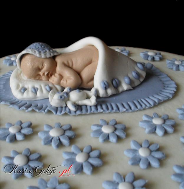Ale się dzisiaj pochwalę :D Tort w 100% jest zrobiony od podstaw, bez żadnych form czy gotowych ozdób. Dzidziuś był robiony kilka godzin, reszta ozdób cały dzień pokrywa i falbanki kolejny :...