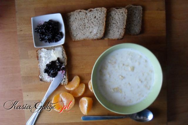 Wspomnienie dzieciństwa? Zupa mleczna, przez niektórych znienawidzona innych uwielbiana. My zaliczamy się do tych, którzy mogą zjadać ją co drugi dzień na śniadanie, a właściwie to Jacek mo...