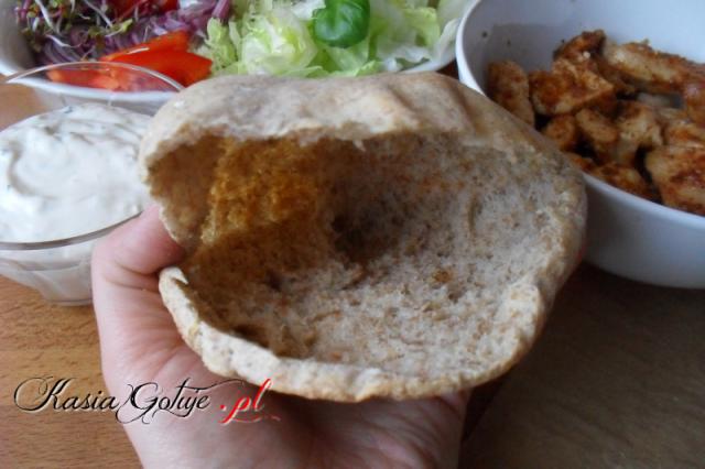 domowy chlebek pita