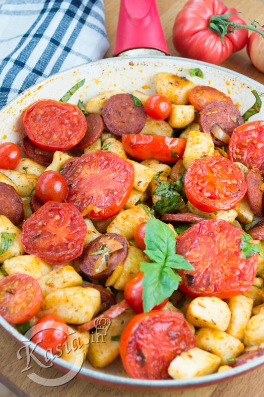 kopytka gnocchi z chorizo